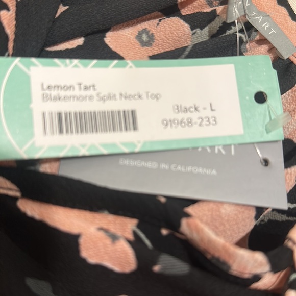 Lemon Tart Blakemore floral Split Neck Top size L - Picture 7 of 7